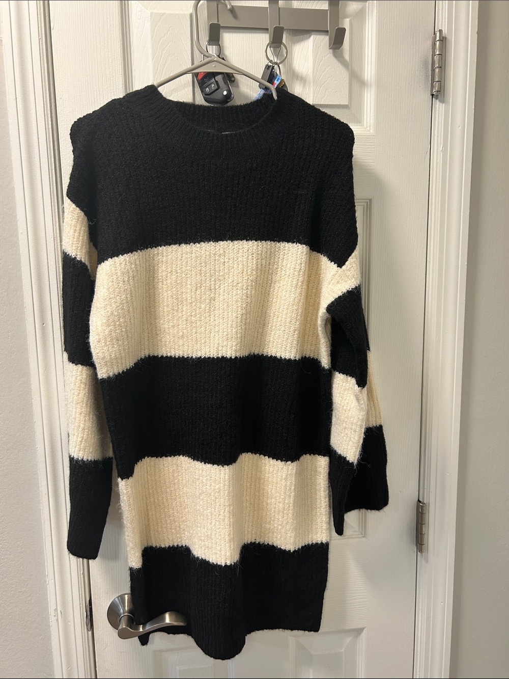 Vici Black and Cream Wide-Striped Crewneck Sweater